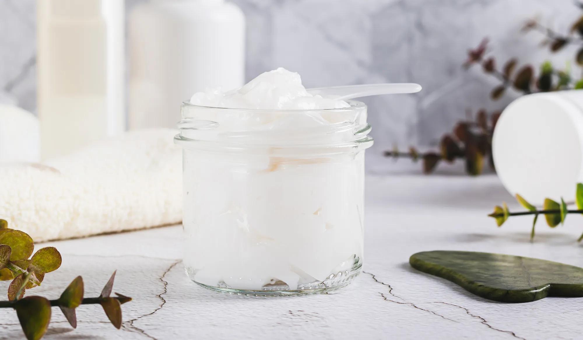 Pourquoi le Grass fed beef tallow est devenu un incontournable des soins hydratants naturels