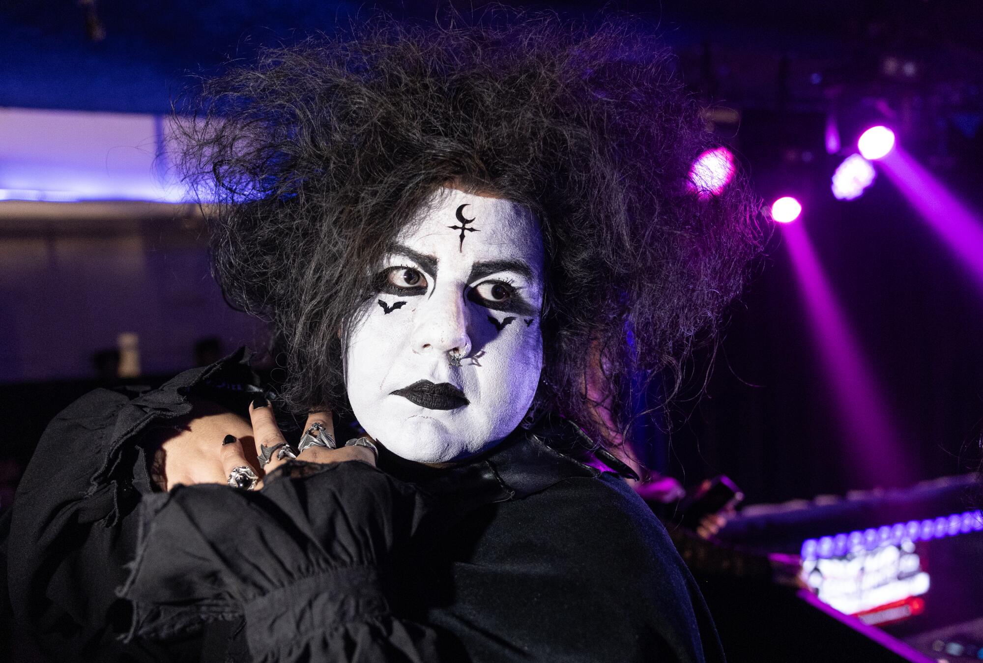 Handmade Goth Jewelry vs. Mass-Produced Pieces: Which Is Better?